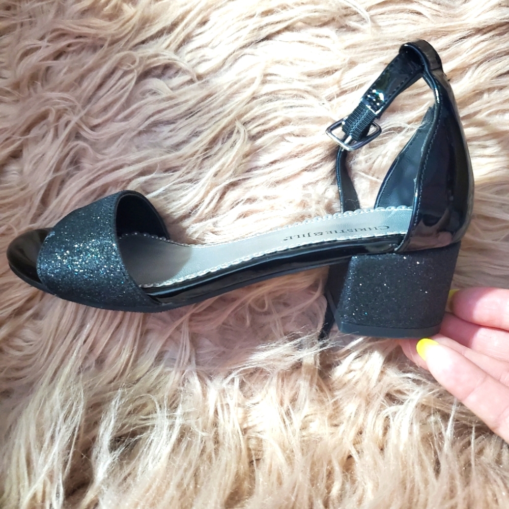 Girls shoes